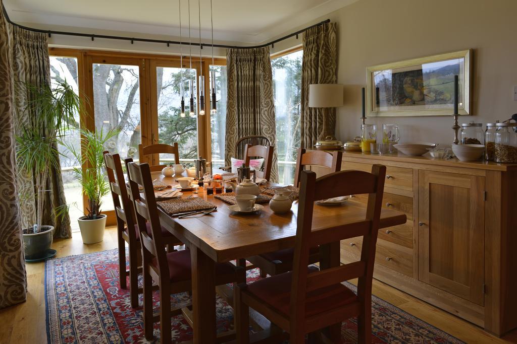 Brae House Bed & Breakfast อาเบอร์เฟลดี ภายนอก รูปภาพ