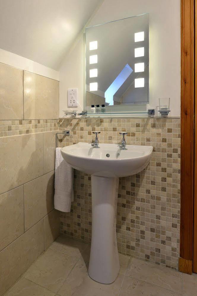 Brae House Bed & Breakfast อาเบอร์เฟลดี ภายนอก รูปภาพ